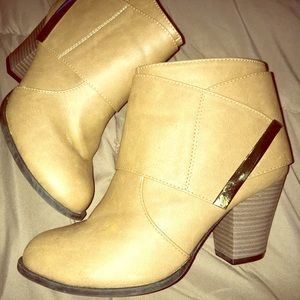 New Olivia Miller ankle boot!